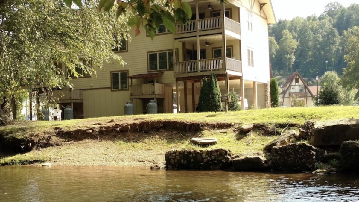 Helen Condo | Riverside Relaxation located steps from downtown & overlooking the Chattahoochie