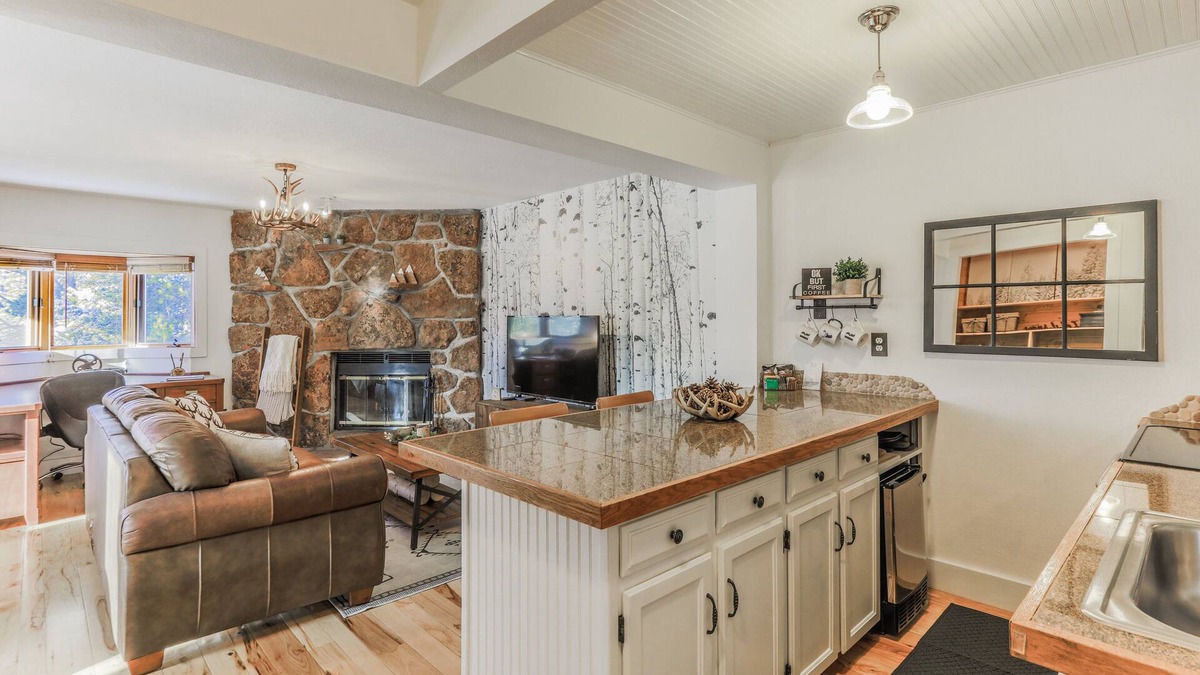 Rendezvous Condo | Riverside Rendezvous The perfect getaway! HCH 2604