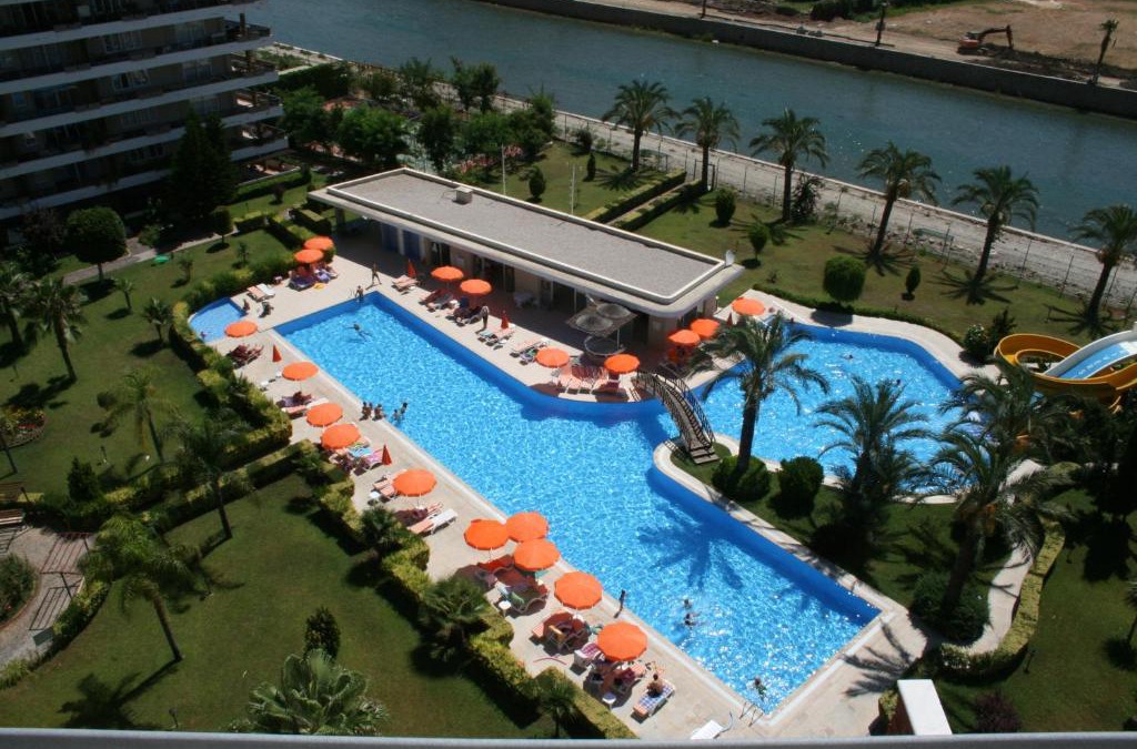 Tosmur Belediyesi Apartment | Riverside Resort Property