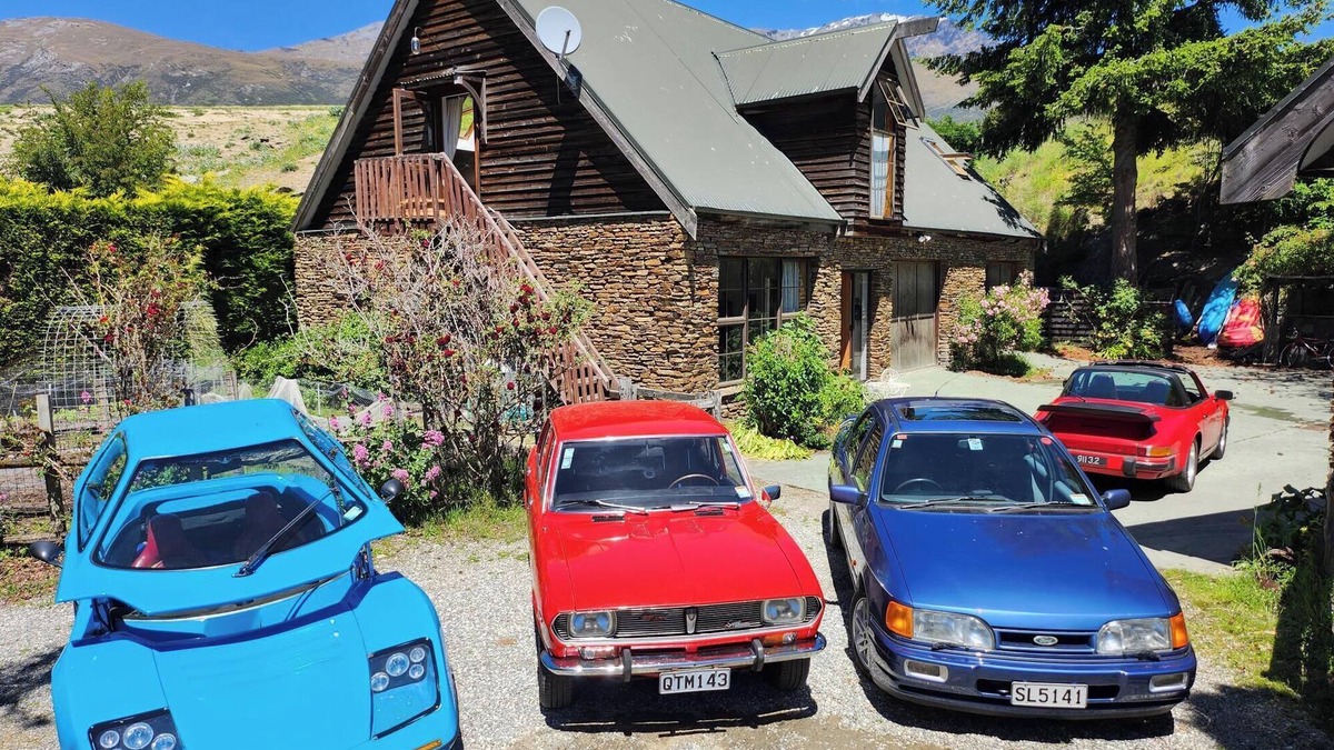 Arrow Junction Ski Chalet | Riverside Retreat in beautiful Arrow Junction