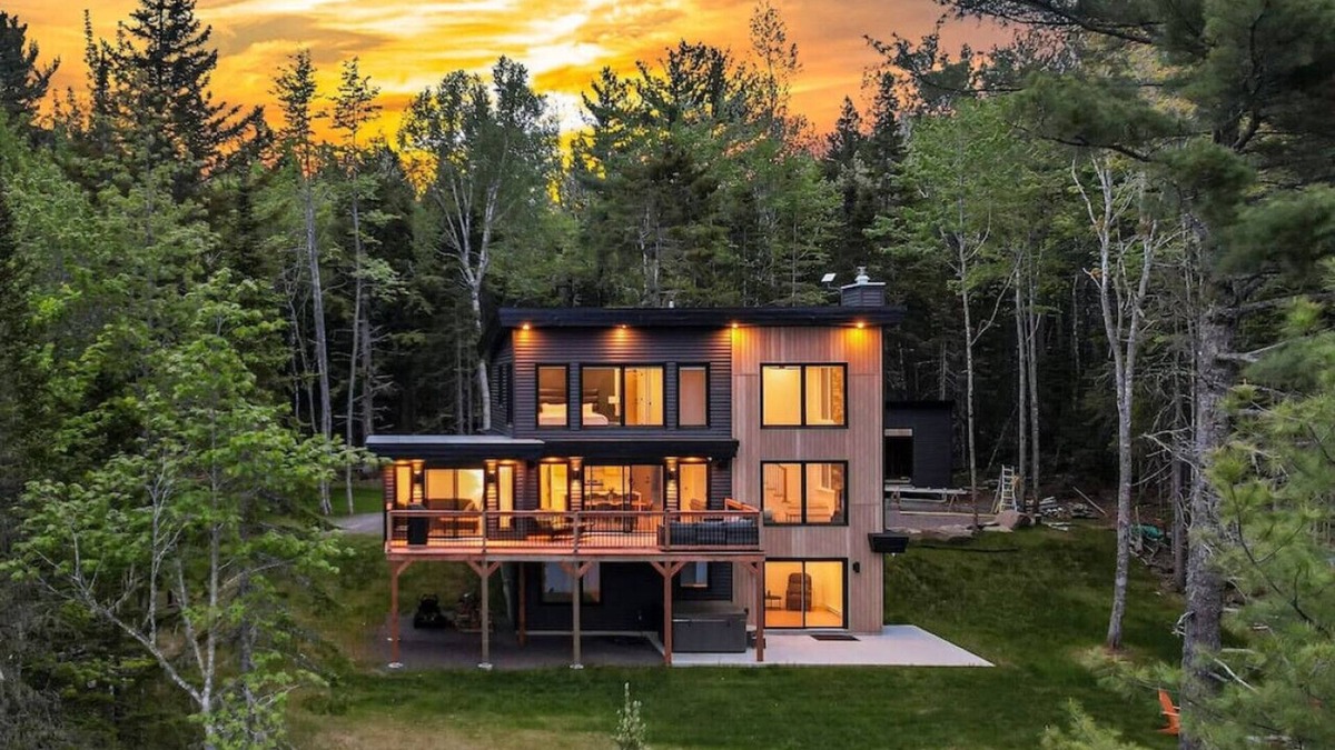 Weldford Cottage | Riverside Retreat - Luxury getaway w/hot tub