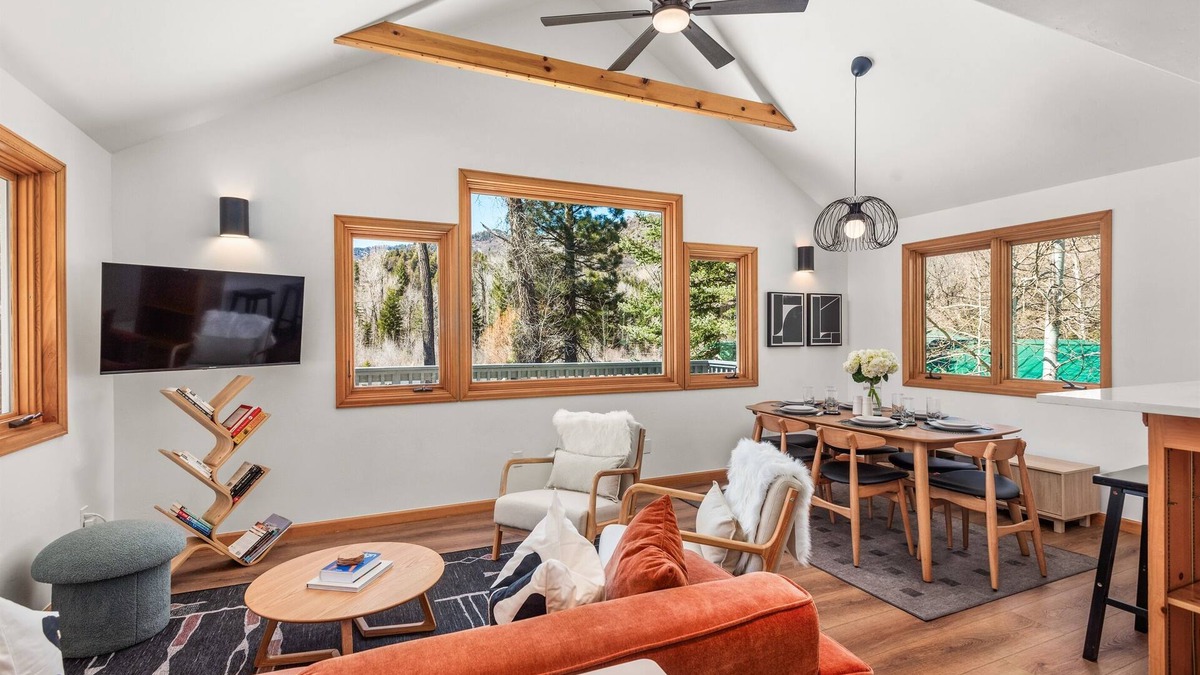 Redstone House | Riverside Retreat | Redstone’s Refined Hideaway