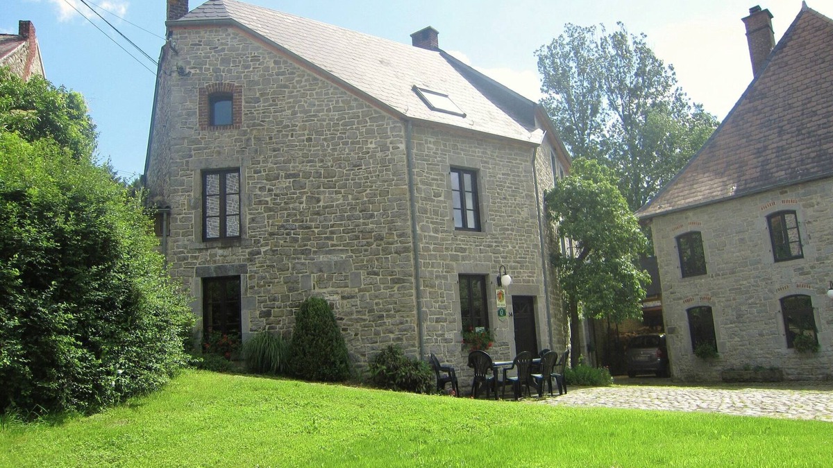Treignes House | Riverside Retreat Viroinval