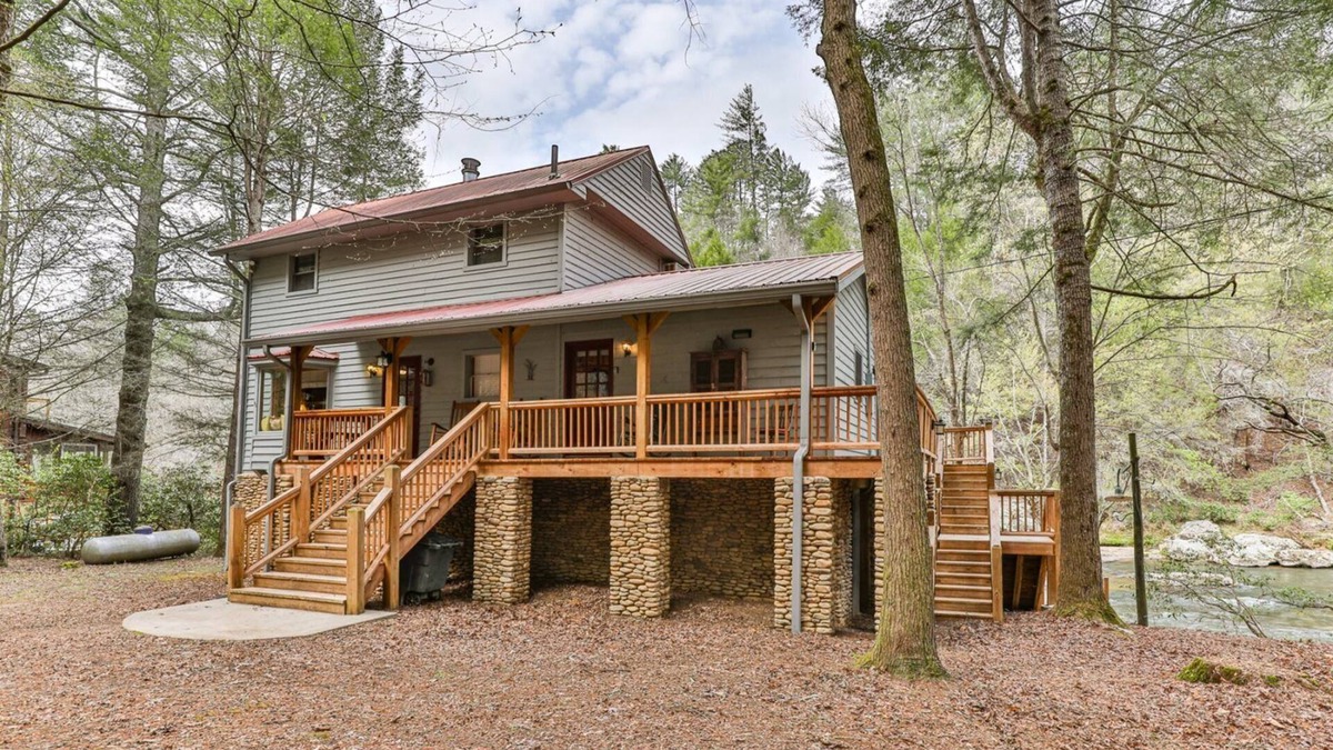Ellijay Cabin | Riverside Runaway | Ellijay, GA