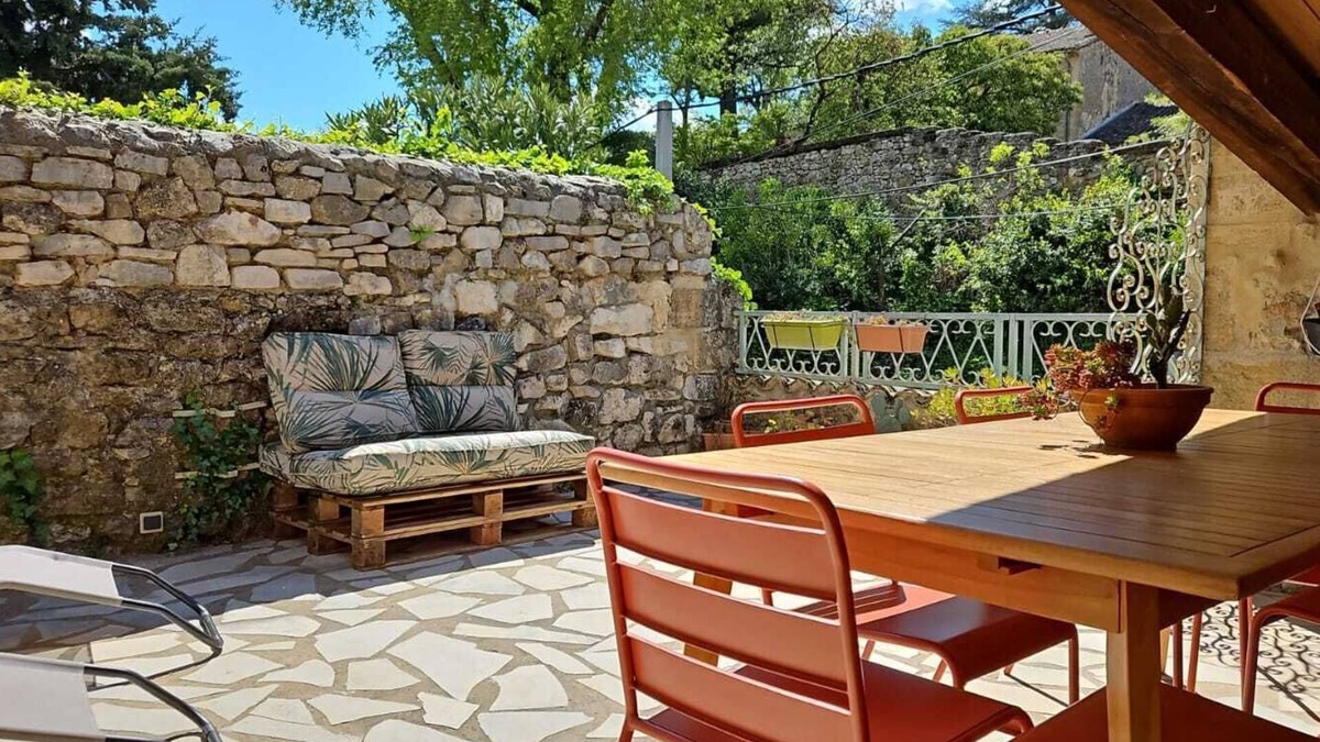 Collias House | Riverside village charm meets nature retreat