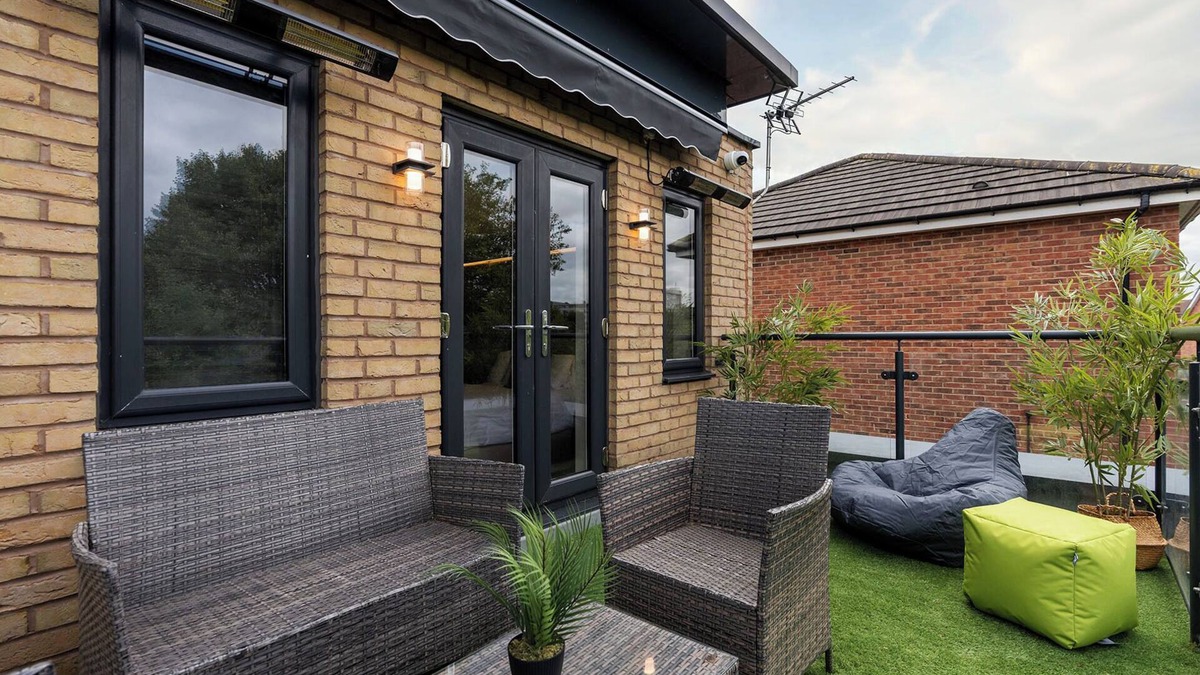 Salford Apartment | Riverside Villas