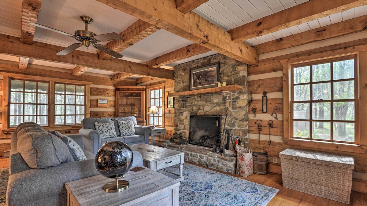 Slanesville Cabin | ‘Riversong’ Cabin w/Fire Pit on North River