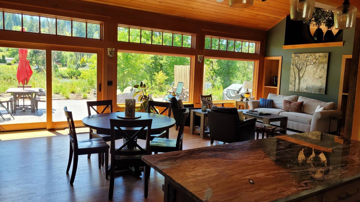 Vida House | RiverSong Main: 3br 2ba River Access, Rock Pool, Creek View, Nature Life