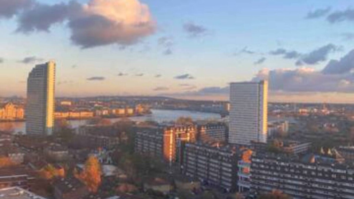 Evelyn Apartment | Riverview Amazing 2Bed 2Bath Apt Sleeps 6 wParking