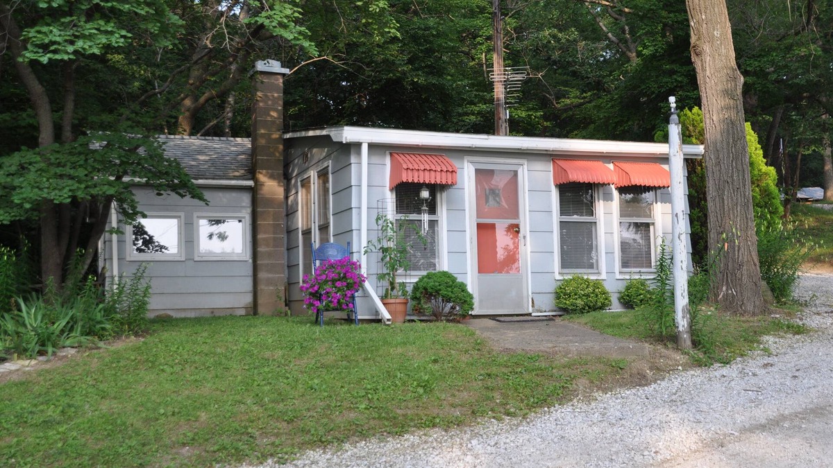 Hamilton Cabin | Riverview Cabin Located Along the Scenic Mississippi River