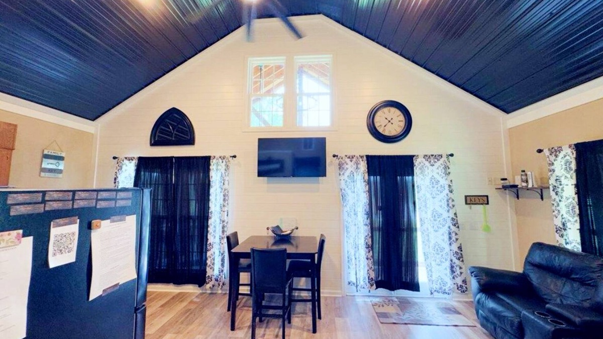 Uvalda Cottage | Riverview cottage by Altamaha River in Uvalda - Perfect for a getaway