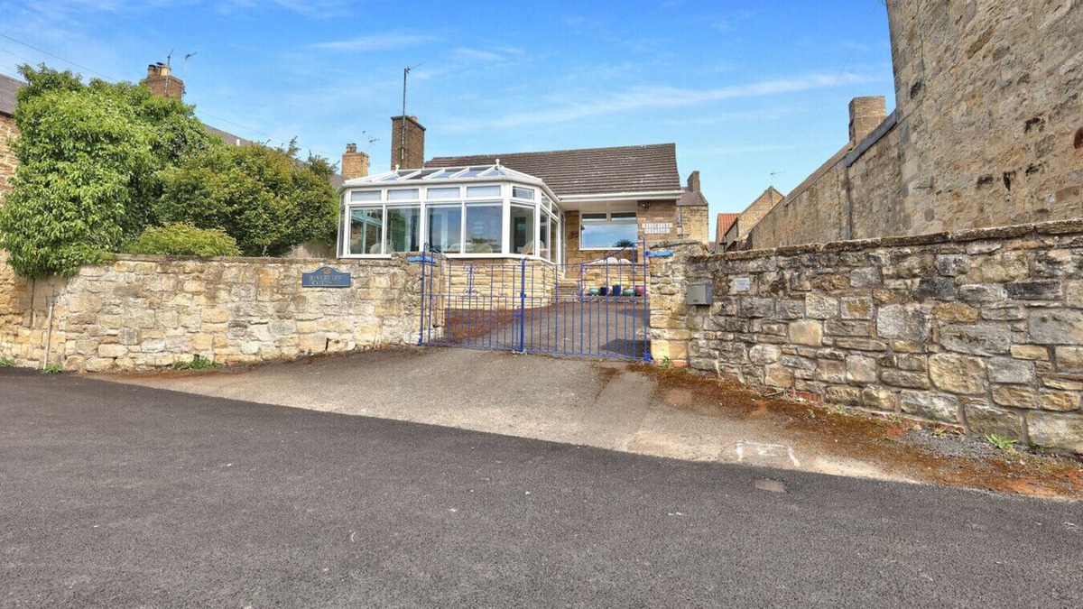 Warkworth House | Riverview Cottage - North East Escapes