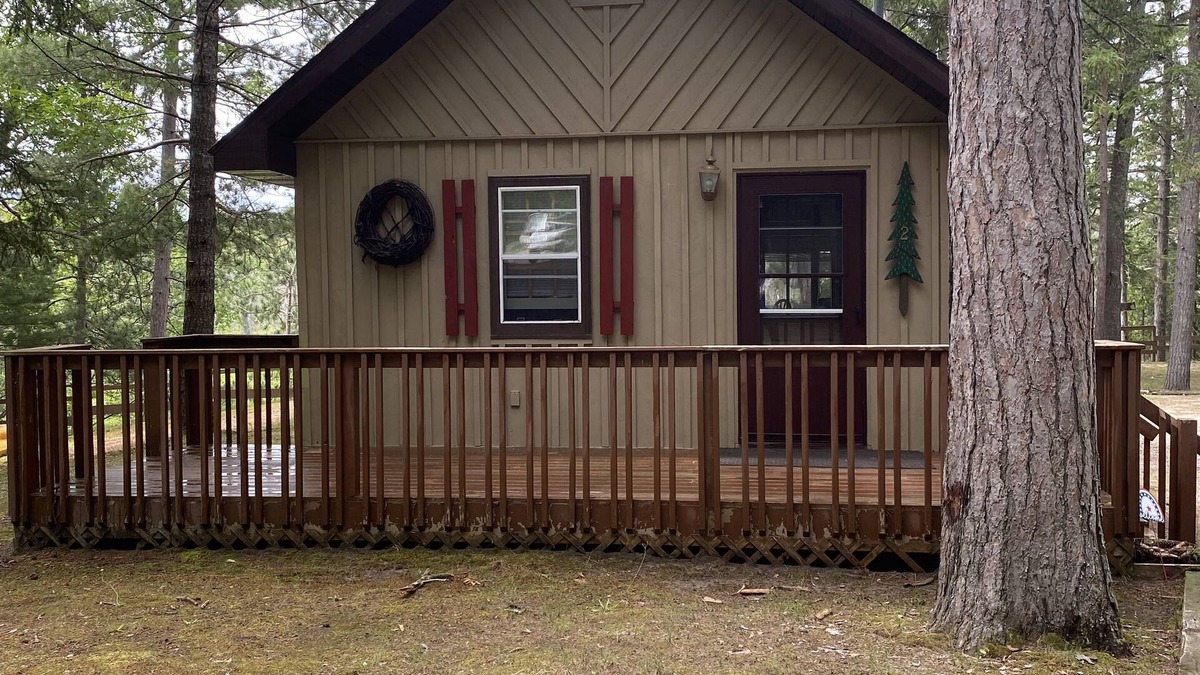 Au Train Cabin | Riverview cottages, The Loon cabin on the Autrain River