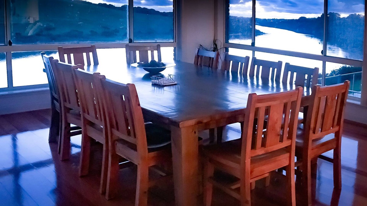 Warrnambool House | RIVERVIEW HEIGHTS Large/small Group Accommodation
