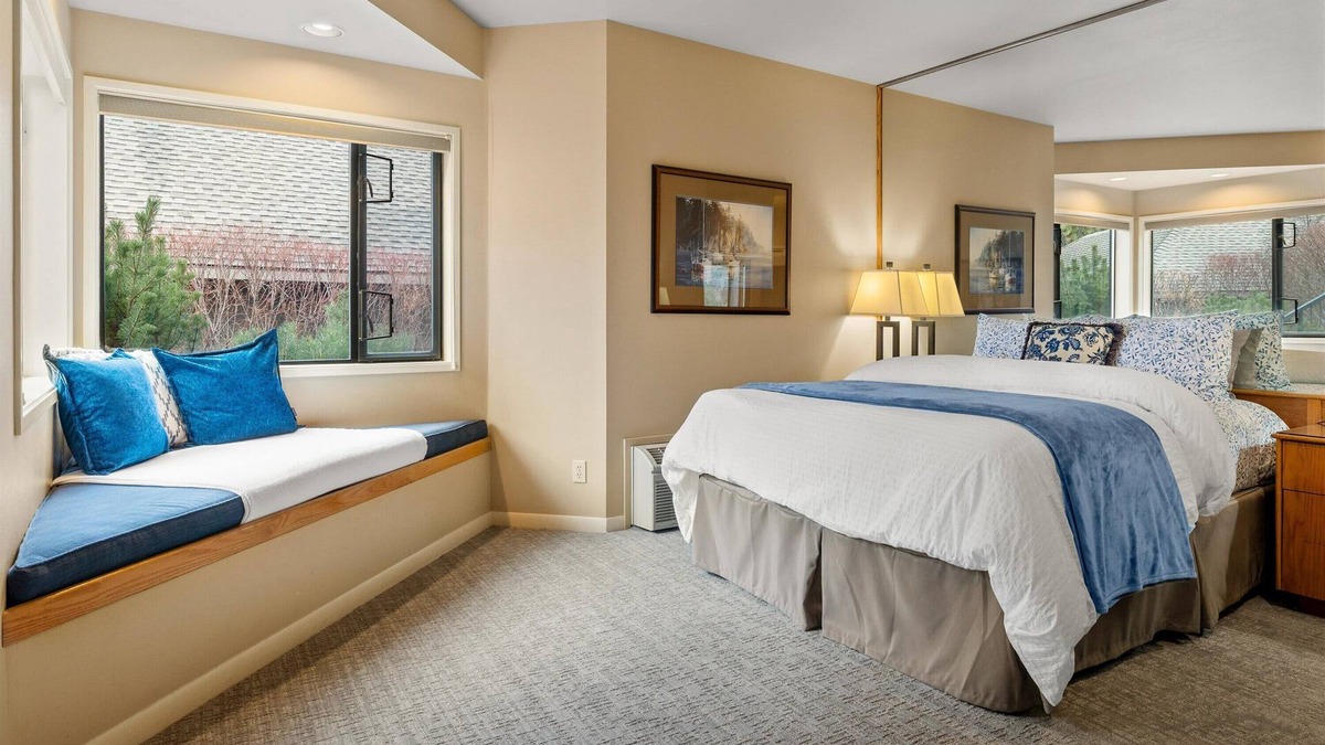 Century West Condo | RiverView Hideaway – Trip for 2!