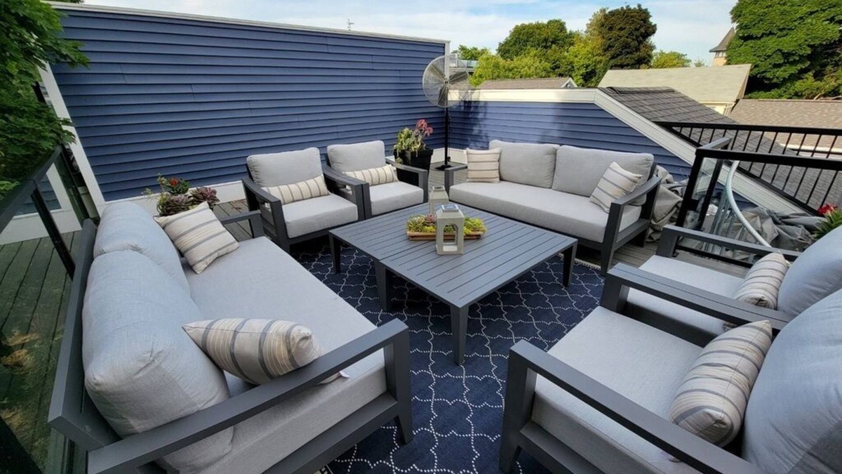 Charlevoix Condo | Riverwalk One Condo with rooftop deck