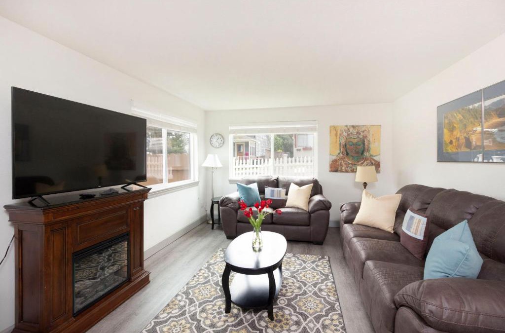 Seaside Apartment | RIVERWALK SEASIDE- Walk to beach, One level home, pet friendly