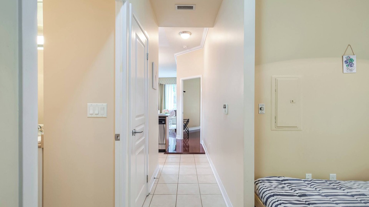 St. Lawrence Apartment | Rivetstays - The Yonge Grand Suites