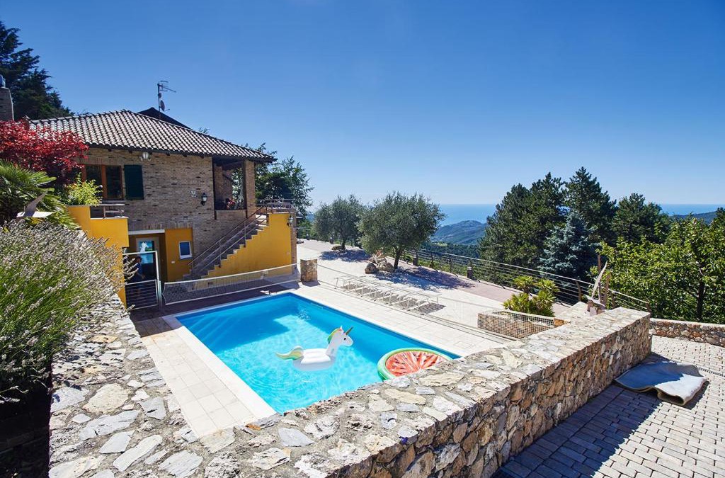 Magliolo Villa | Rivierarent Villa Pina