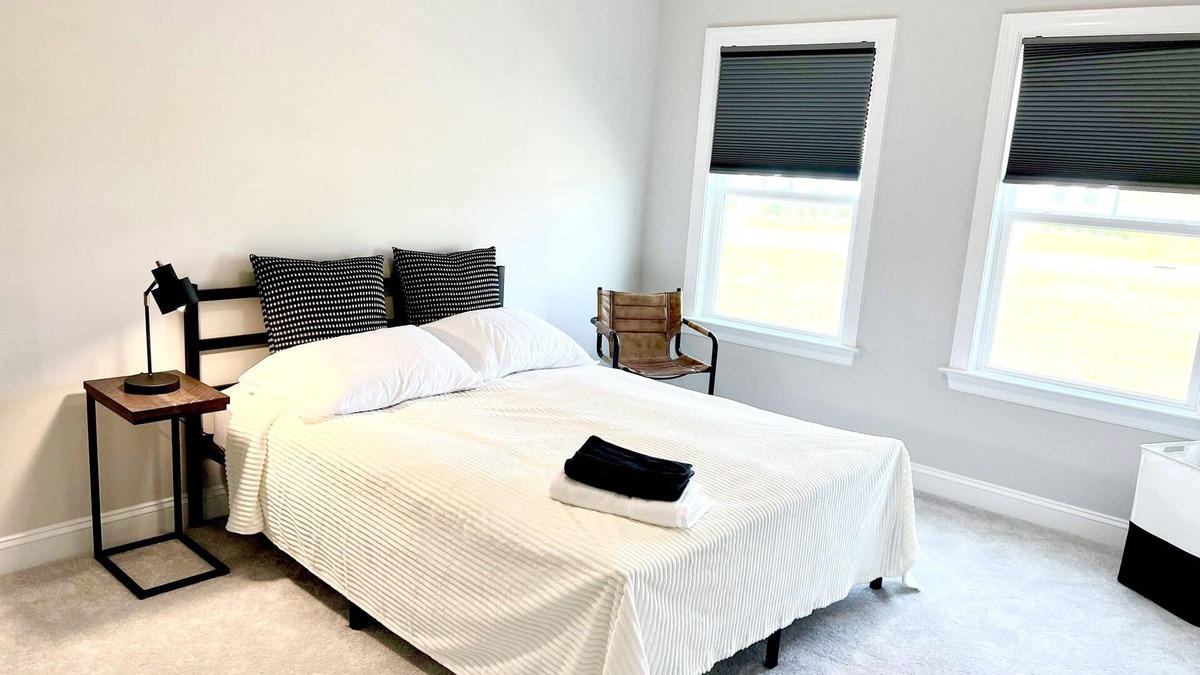 Kipling House | Rm 3: Charming Bright Private Bedroom