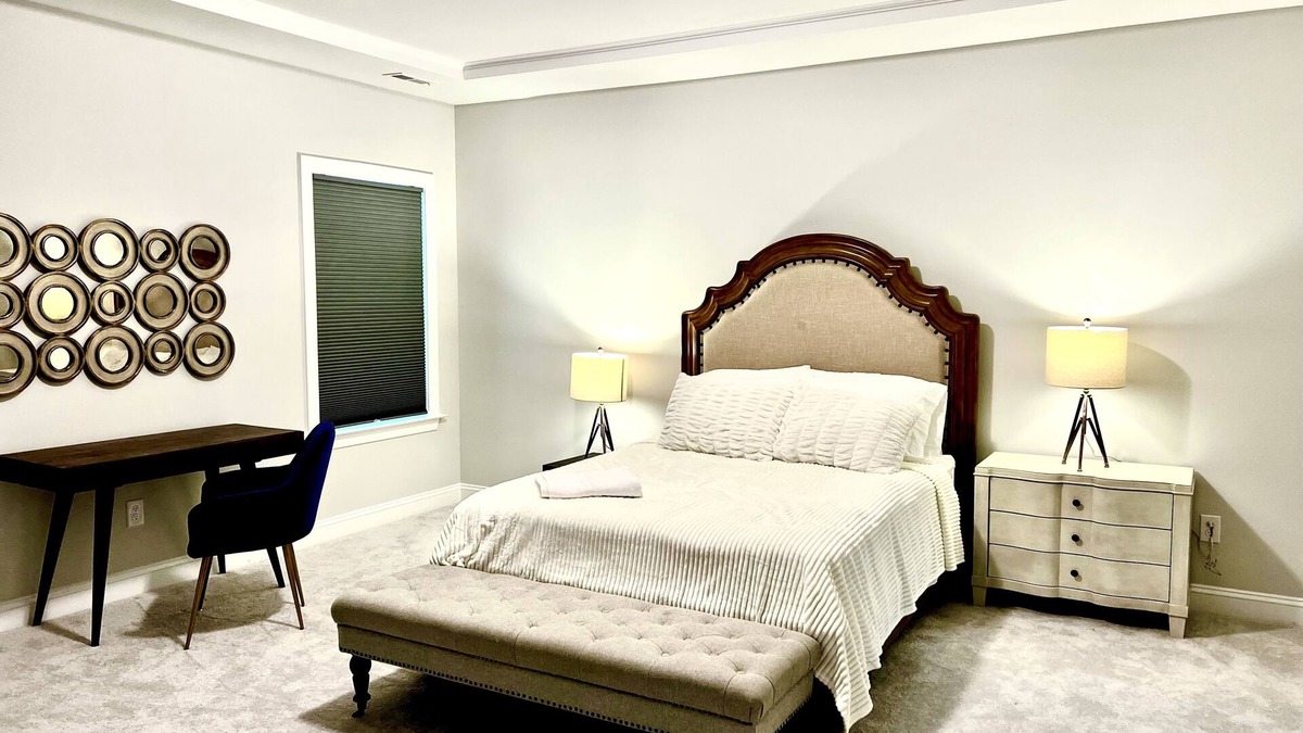 Kipling House | Rm 4: Elegant Master's Bedroom with Ensuite Full Bath