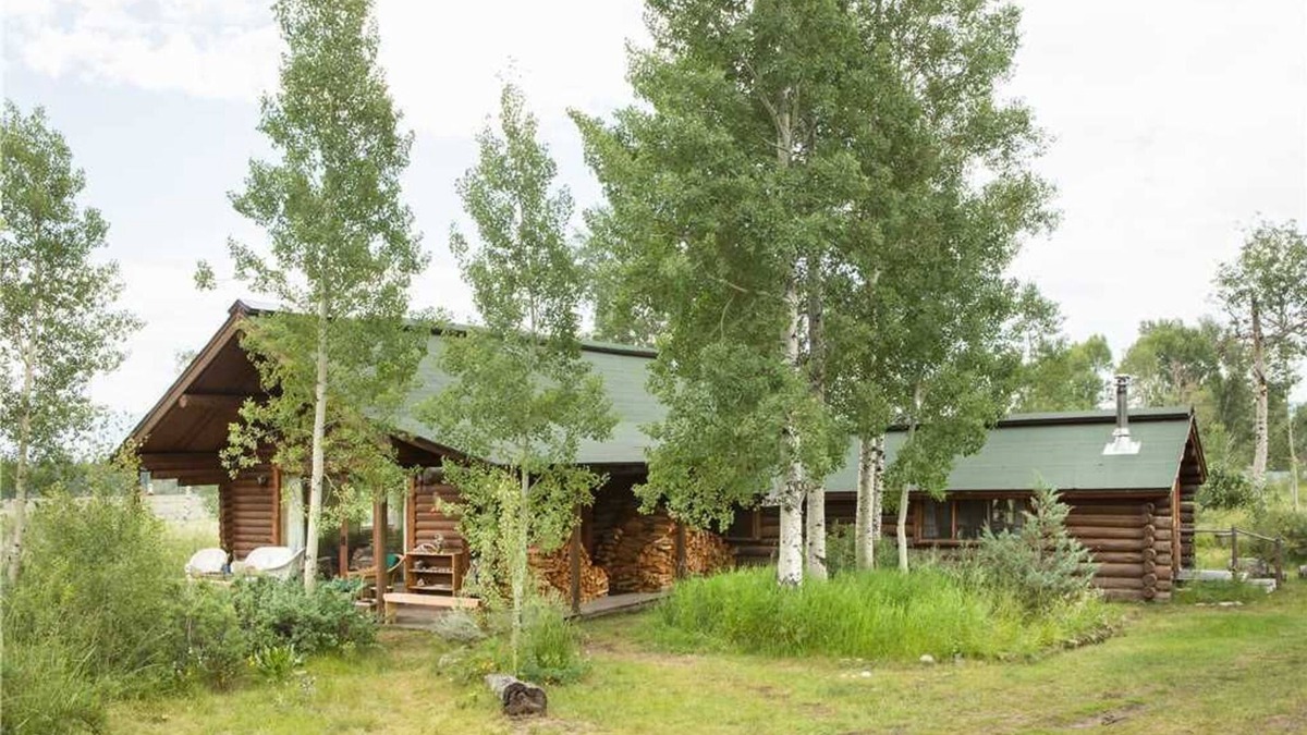 Teton Village Cabin | RMR: Rocking Rackets Cabin at Poker Flats