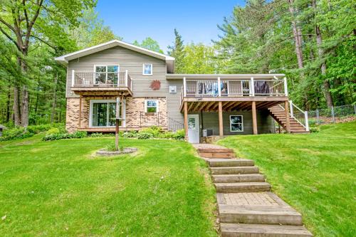 Tomahawk House | Road Lake Escape