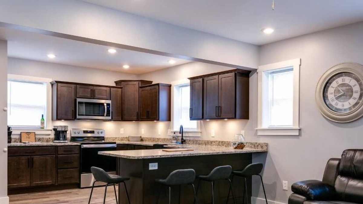 Cowanesque Apartment | Roadhaus North - Stay and Golf!