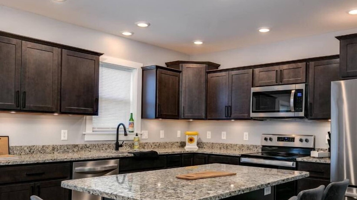Cowanesque Apartment | Roadhaus South - A Classy and Pet Friendly Escape!