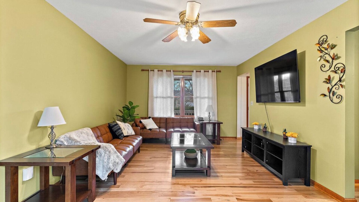 Columbus House | Roadmap Lodging: Garden Oasis by Cedarcrest
