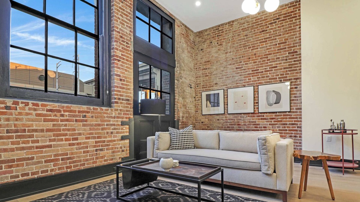 Arts/Warehouse District House | Roami at The Lola | Group Friendly | 5 Bed Combo