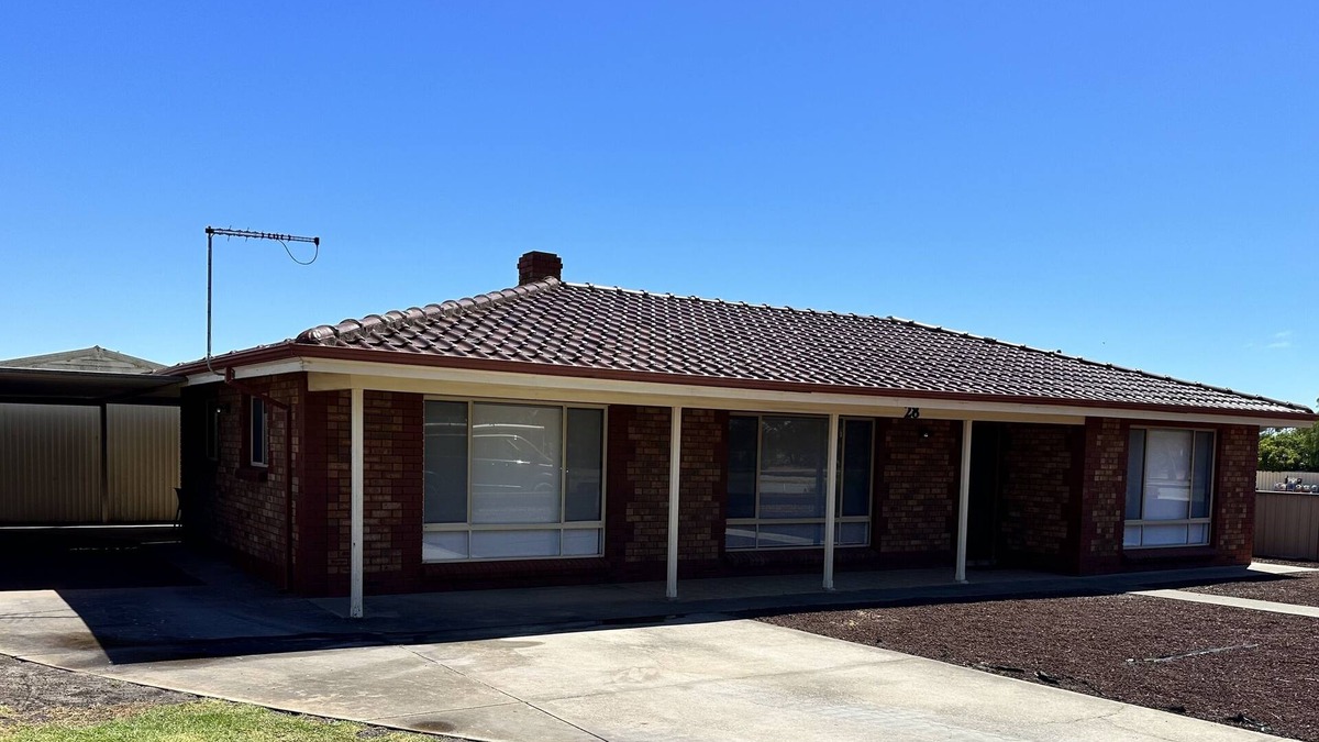 Dalrymple House | Robertsons Rest - Comfortable 3 bedroom holiday home. Off Peak Special!