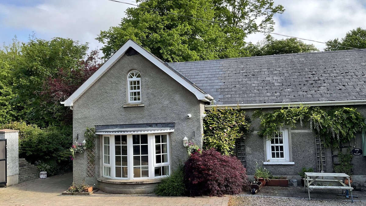 Clady Cottage | ROBIN COTTAGE IN THE HEART OF COUNTY ANTRIM .