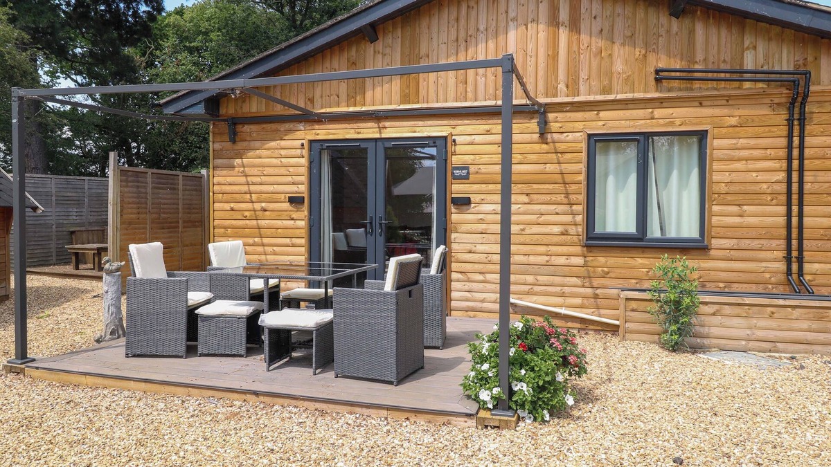 Ringstead Cottage | ROBIN'S NEST LODGE, romantic, character holiday cottage in Snettisham