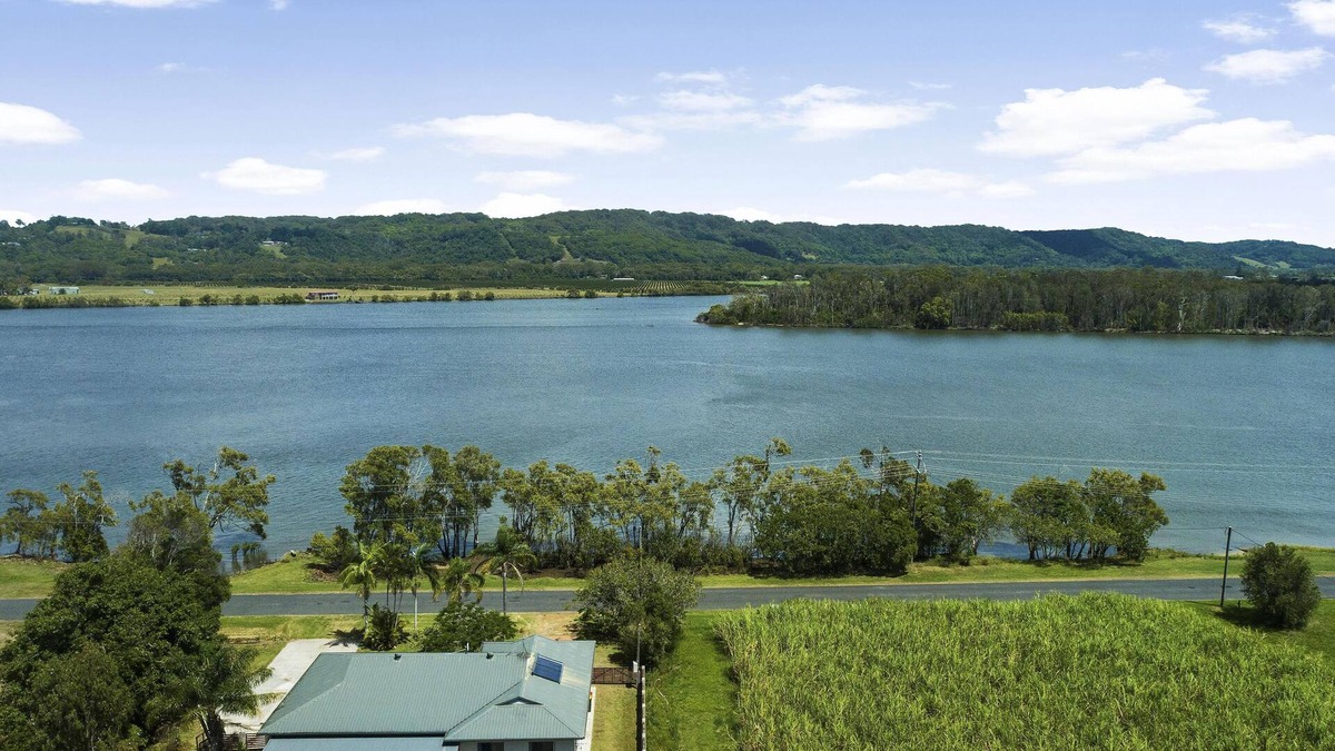 Empire Vale House | Robin's Place - Dog Friendly - Fishing, Relaxing