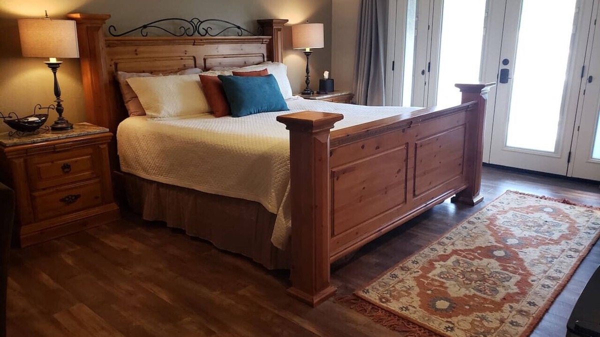 Oak Creek House | Robin's Red Rock Getaway Suite A