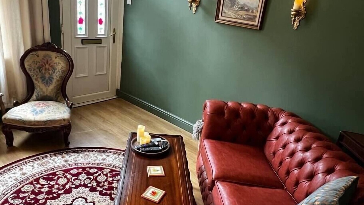 Wrexham House | Robin’s Hollow: 2BD Home Near Wrexham AFC