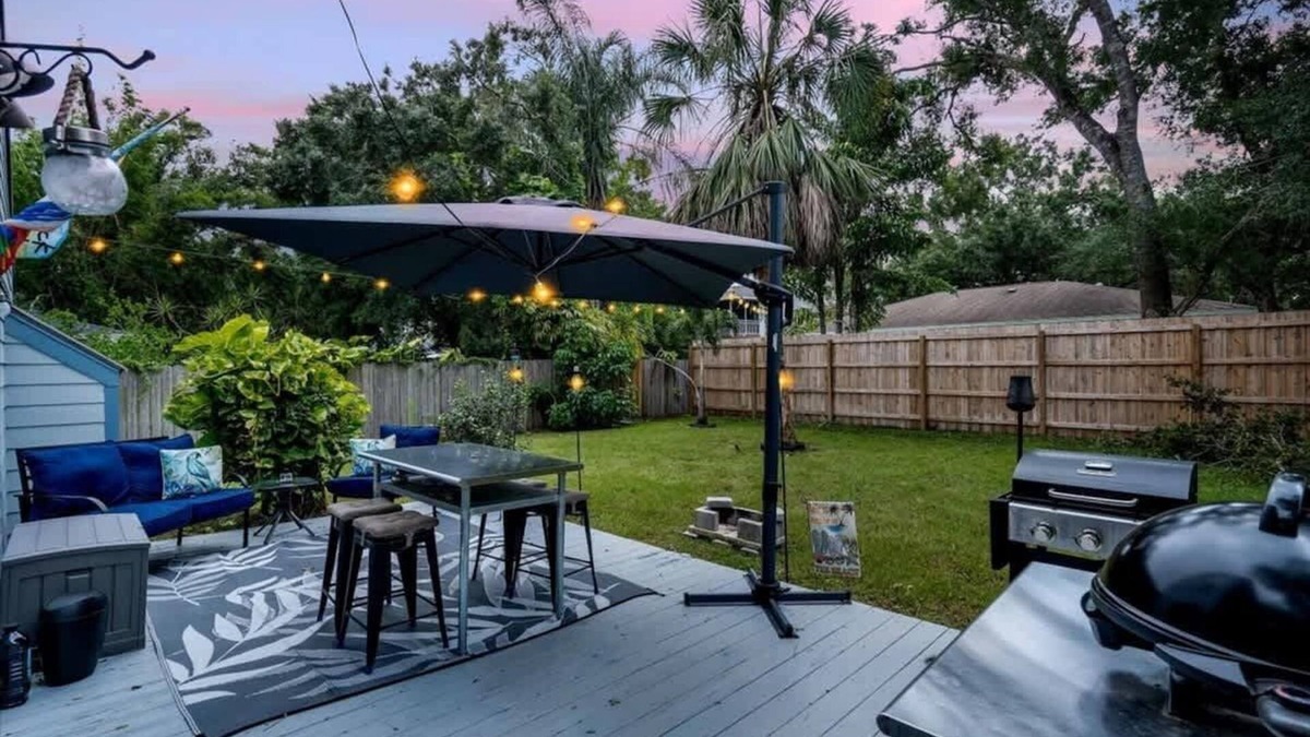 Sarasota Springs House | Robinson Drive Charmer