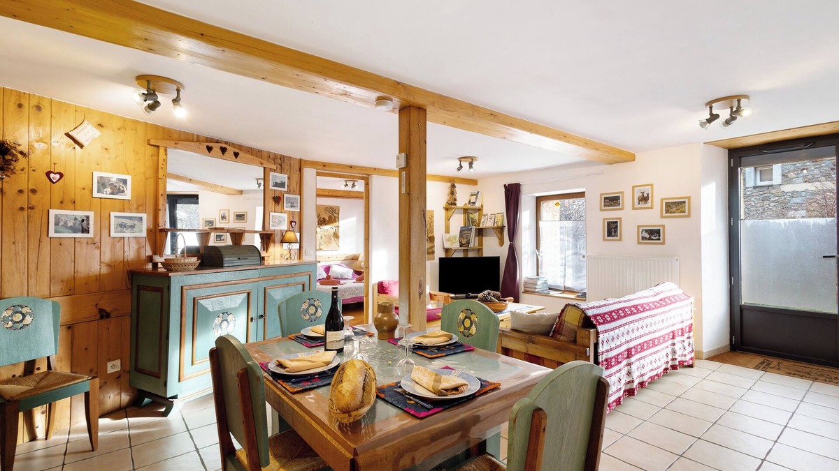 La Cabanasse Apartment | Roc del Boc – Mountain view, peaceful and cozy stay in La Cabanasse with 2 bedrooms and BBQ