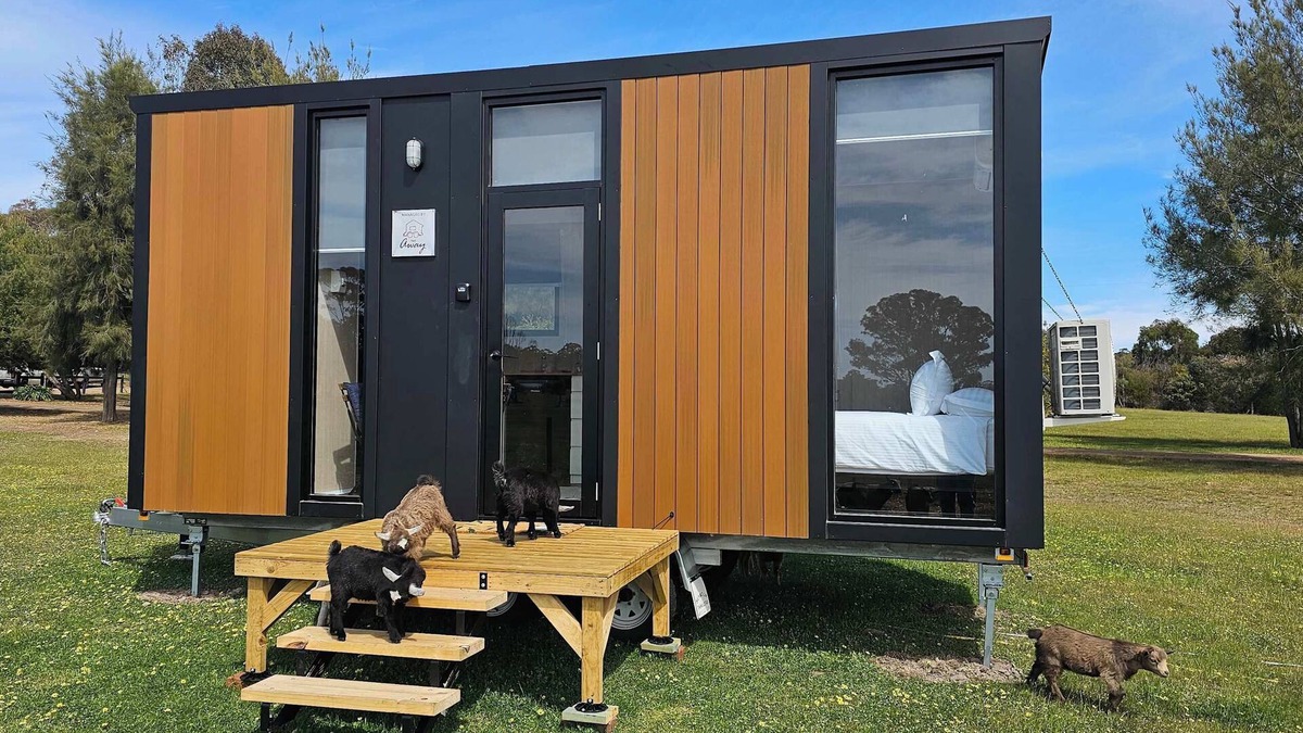 Myrtle Creek House | Roccos Retreat by Tiny Away