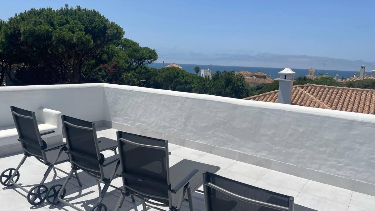 Cabo Roche Ski Chalet | Roche by the beach