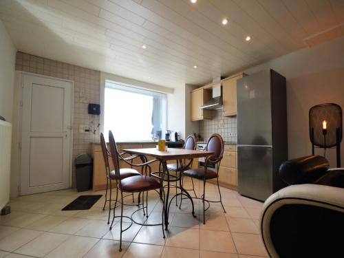 Rochehaut House | Rochehaut Hideaway with Tub, cleaning included