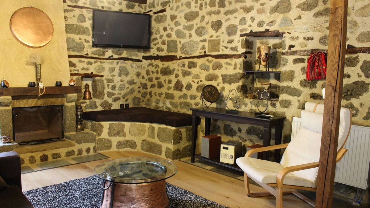 Kalambaka House | Rock and Stone - Stone mansion under the rock- 2BD