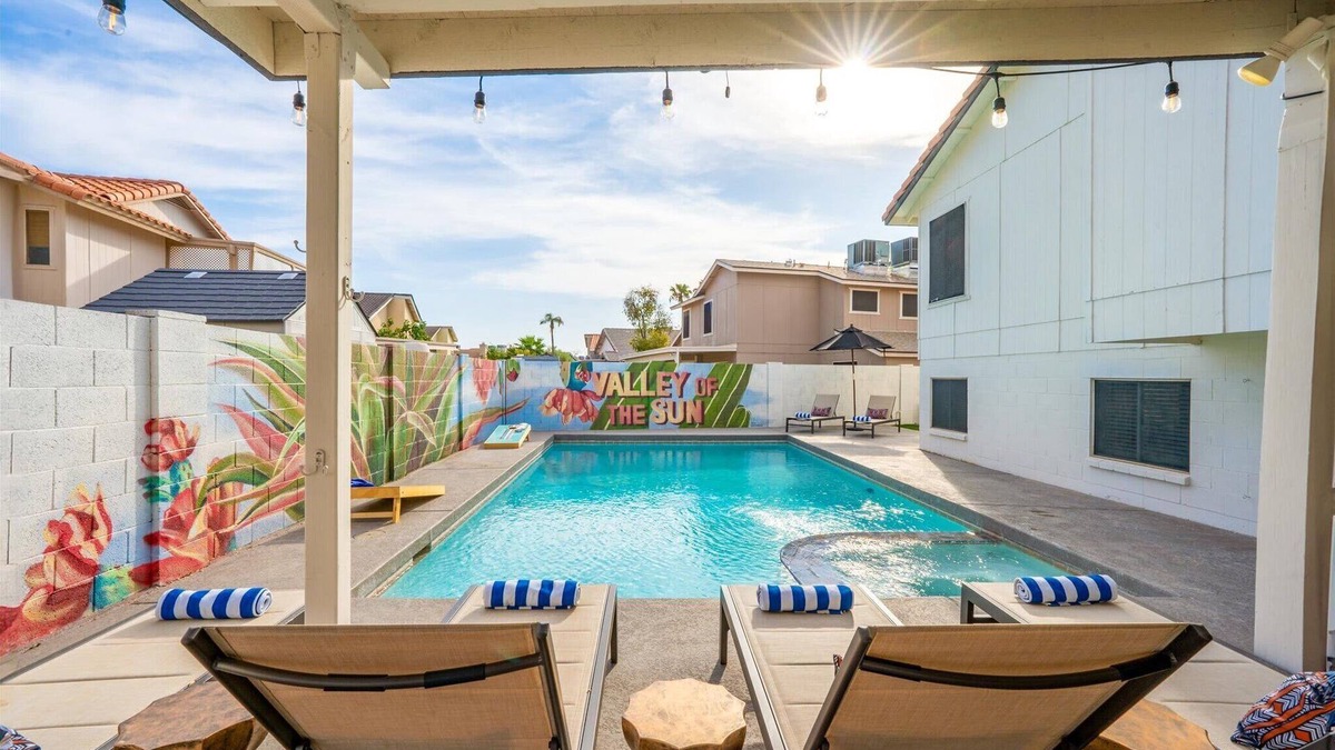 Cactus Meadows House | Rock Climbing Wall~Pool& Mini Golf~Game Room~Mural