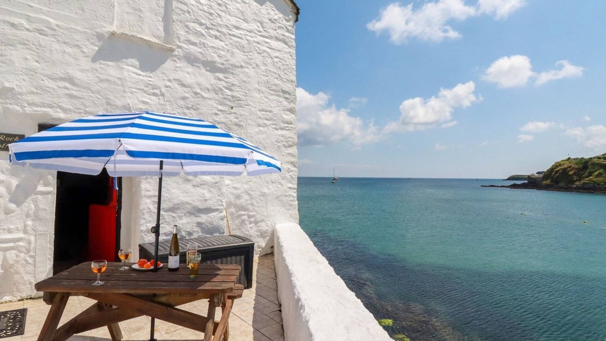 Portmellon Cottage | ROCK COTTAGE, pet friendly, country holiday cottage in Mevagissey
