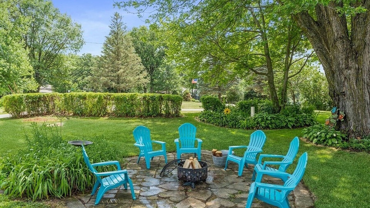 Kellogg House | Rock Creek Lakefront Gem