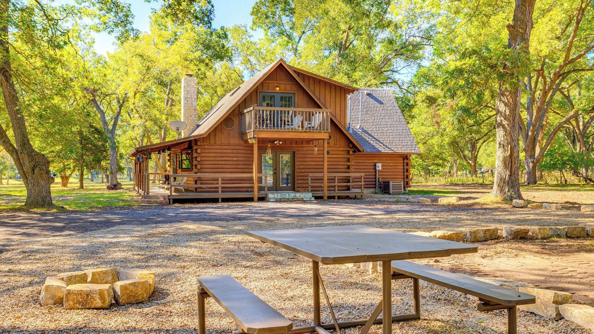 Davis Cabin | 'Rock Creek Lodge' 1 Mi to Lake of the Arbuckles!
