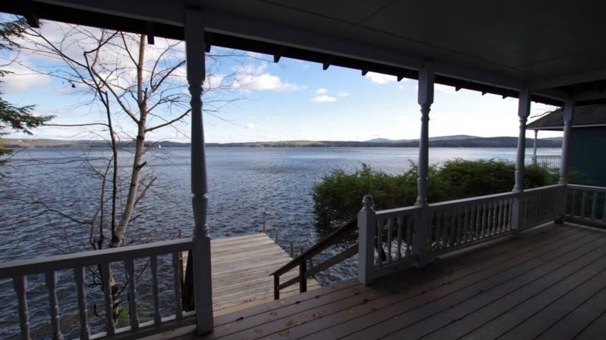 Sunapee House | Rock Fern Summary: La