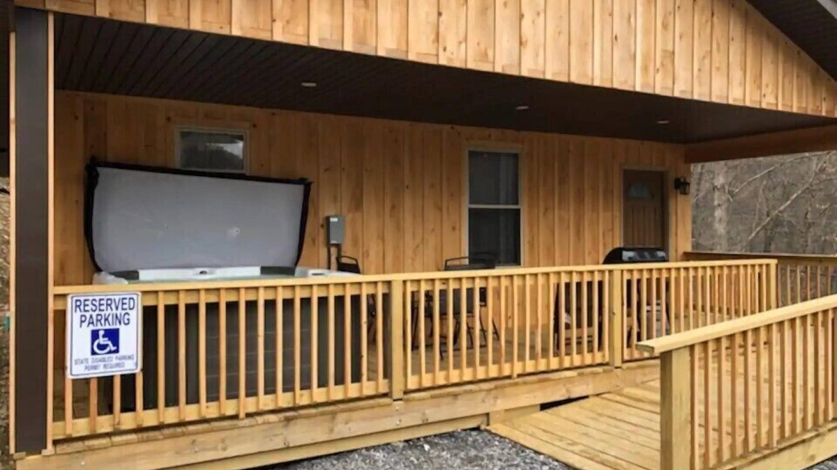 Weedville House | Rock Hill Cabins - Bear Den