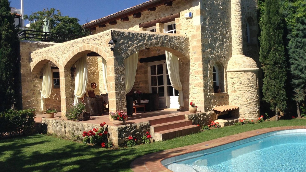 Platanias Town House | Rock House's Villa Melody Luxurious Cretan Villa with private pool and garden.
